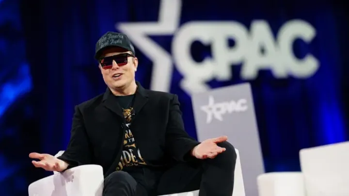 Sərvəti 600 milyard dolları aşan ilk insan oldu