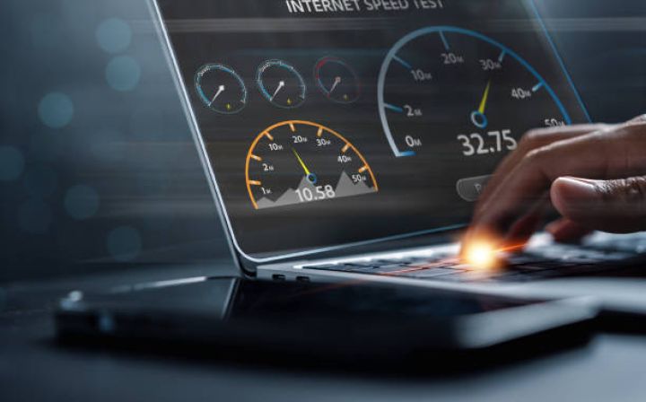 Azərbaycanda sabit genişzolaqlı internetin sürəti 2%, mobil internetin sürəti isə 4%-dən çox artıb