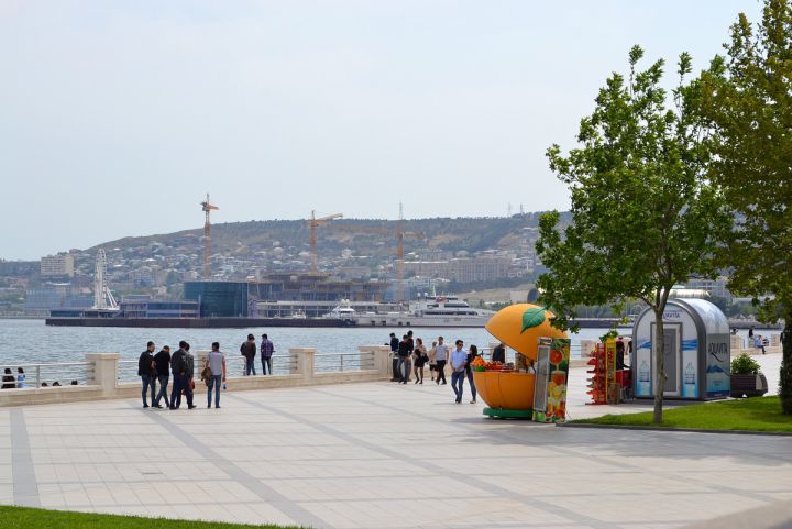 Bulvarda fəaliyyət göstərən sahibkarlara alıcıların hüquqlarını təmin etmələri və tələblərə uyğunlaşmları tövsiyə olundu