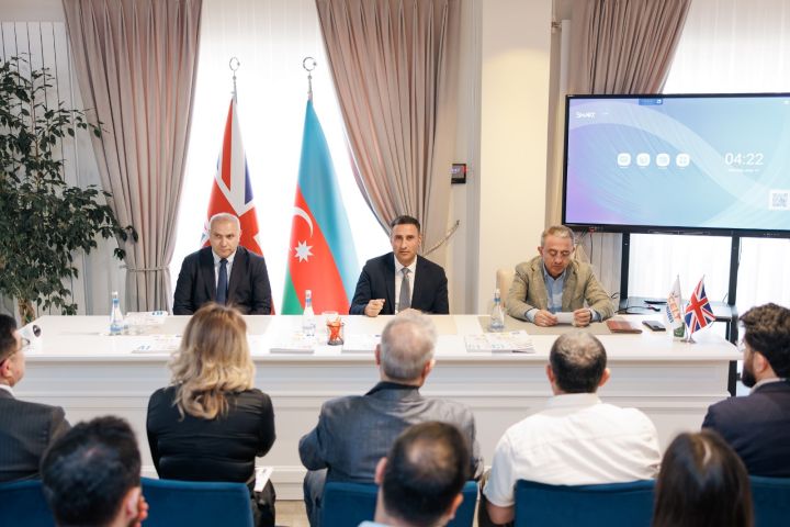 CELT Tədris və İnkişaf Mərkəzinin hazırladığı kitabın təqdimatı oldu