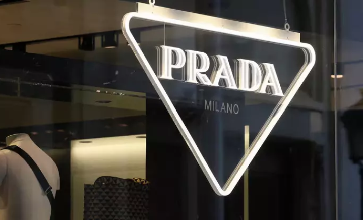 "Prada" "Versace"ni 1,5 milyard avroya satın alır