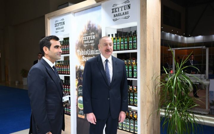 Ölkə başçısı “Azərsun Holdinq” stendini ziyarət edib - FOTOLAR