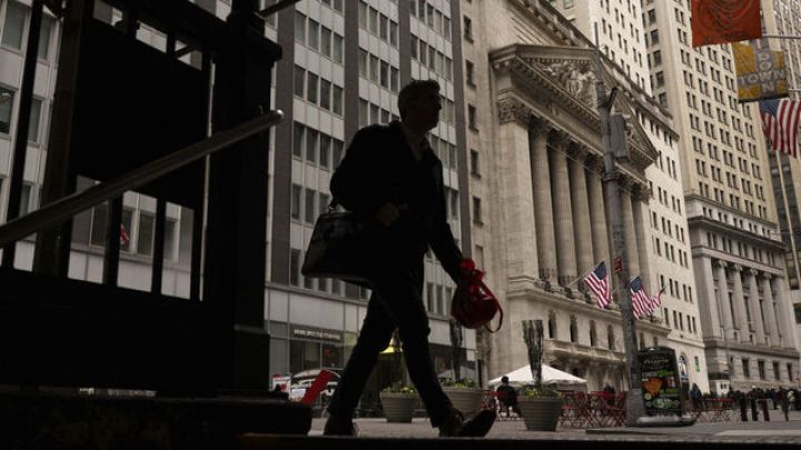 Dollar bir qədər ucuzlaşıb, qızıl isə artım tendensiyasını bərpa etməyə çalışır  - GÜNƏ BAXIŞ