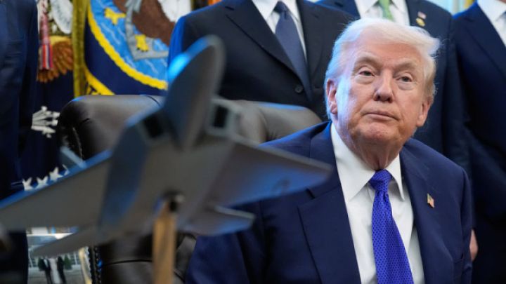 Tramp: İranın vurduğu təyyarələr danışıqlara təsir etməyəcək