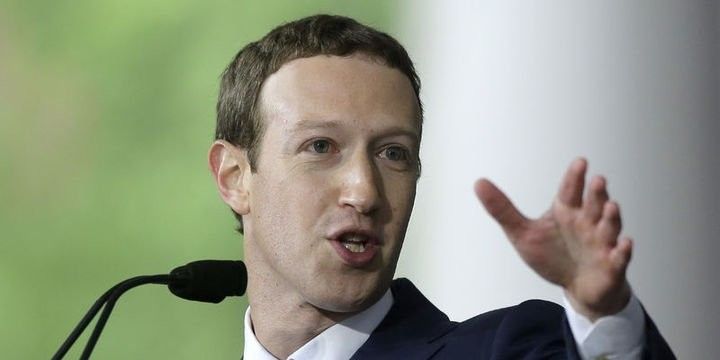 Tramp Facebook-a sataşdı, Zukerberq cavab verdi