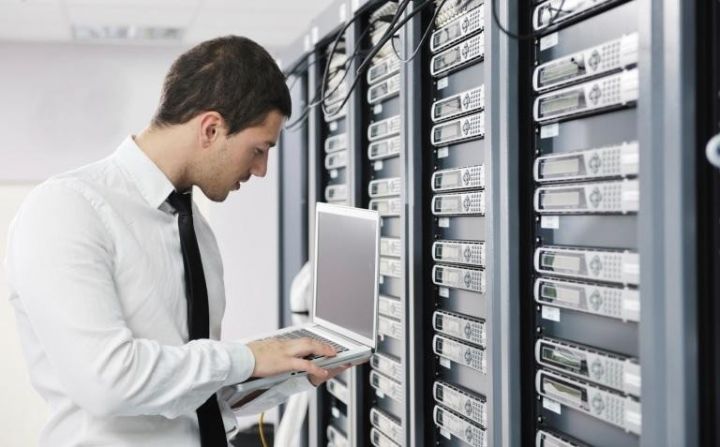 Tanınmış şirkətə Şəbəkə administratoru və Təchizatçı tələb olunur