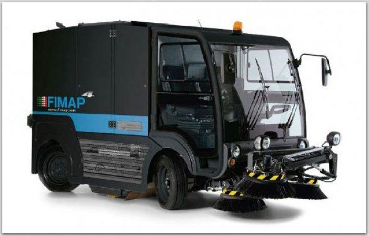 Bakı küçələrində süpürgəçilərin əvəzinə xüsusi texnika işləyəcək