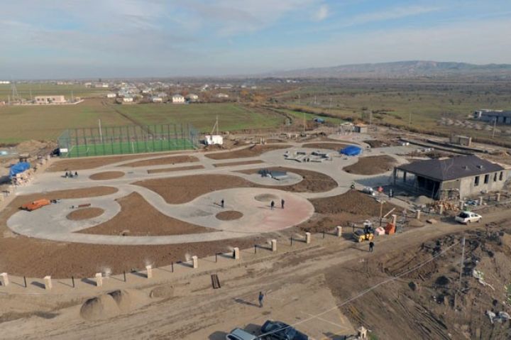İşğaldan azad edilmiş kənddə istirahət parkı tikilir