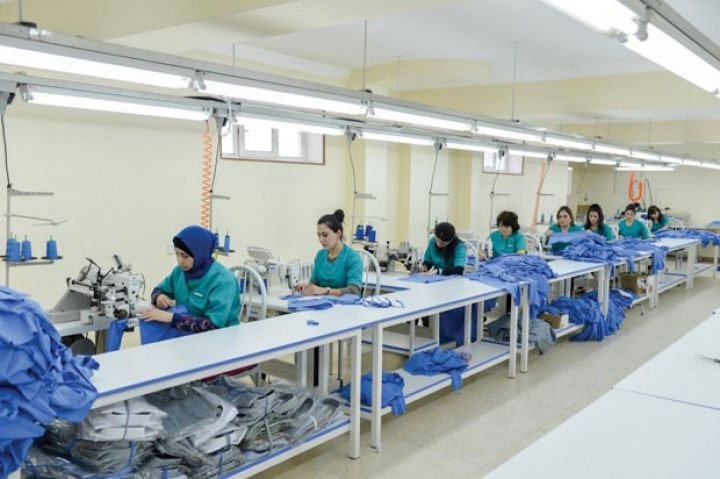 Gündə 1000 köynək istehsal edə biləcək - GEYİM ŞİRKƏTİ YENİ BİNADA
