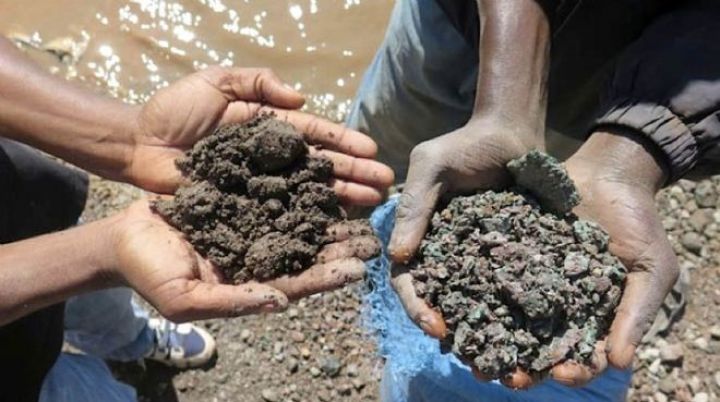 Apple, iPhone batareyaları üçün mədənçilərin qapısını döyür