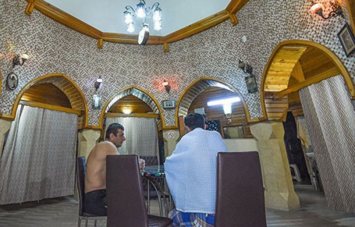 İndi burada nazirlər və deputatlar dincəlir   