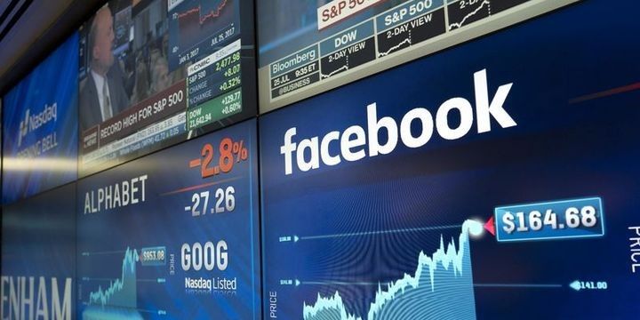 "Facebook" və "Netflix"in səhmləri rekord qırdı