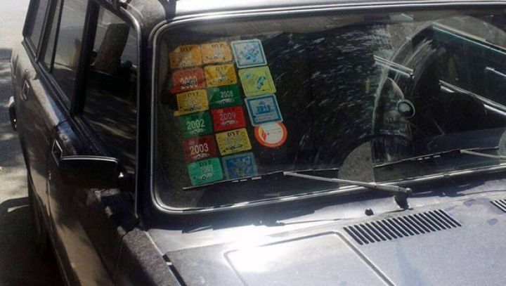 Avtomobillərin şüşəsinə texniki baxış talonunun vurulması barədə yeni qərar