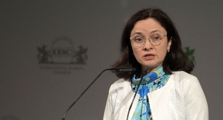 Rusiya neftin qiymətinə dair bədbin proqnozunu açıqlayıb