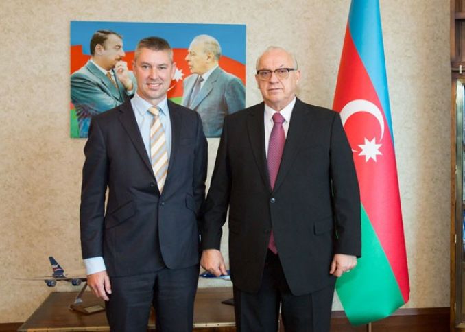 AZAL yeni tipli təyyarələr üçün trenajorlar alacaq