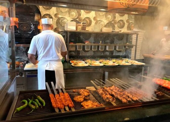 Bu restoranlara icrası məcburi göstərişlər verildi