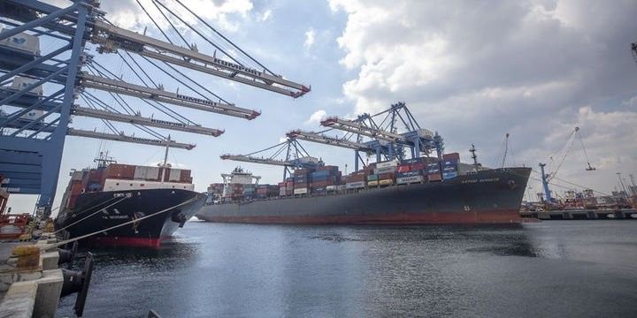 Türkiyənin xarici ticarət kəsiri 64% azalıb