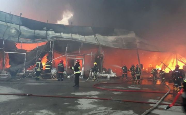 Bu gün yanıb kül olan bazar bu holdinqə məxsusdur