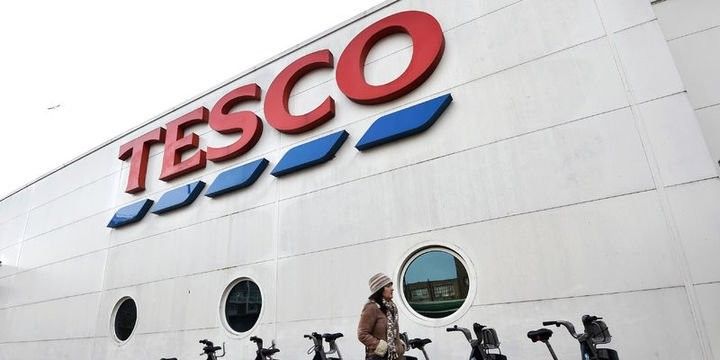 "Tesco" Asiya bazarından da çıxır