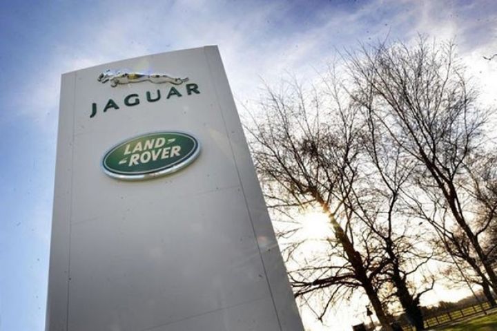 “Jaguar Land Rover” zəifləmiş avtomobil sənayesini gücləndirir