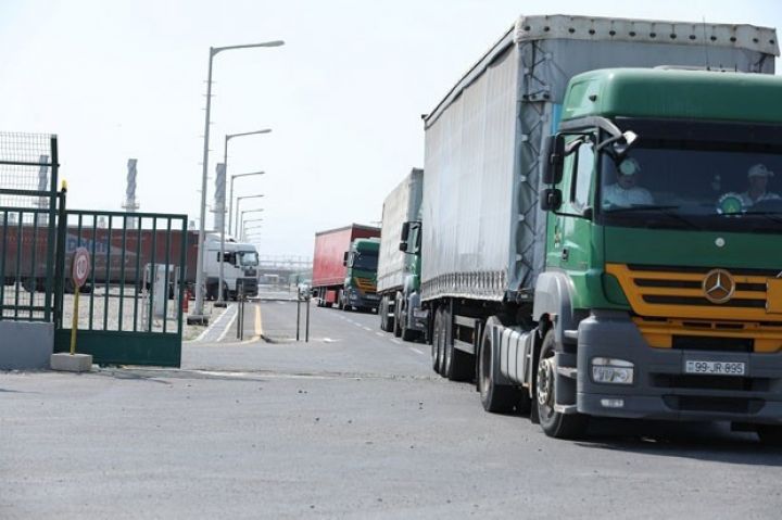 İdxal və ixrac ilə məşğul olan şirkətlər azalıb