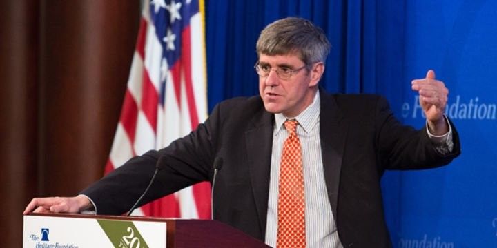 "Fed faizi təcili 50 bənd aşağı salmalıdır" - Trampın Fed namizədi