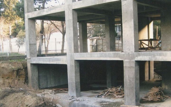 “Paytaxtda qanunsuz bina tikilir, qurumlar göz yumur” 