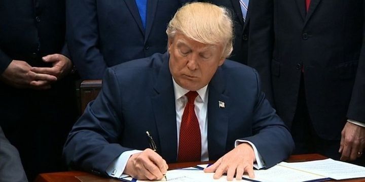 Trampdan "Huawei" üçün xüsusi fərman