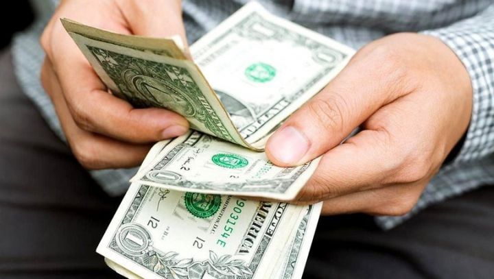 Dolların sabaha olan rəsmi məzənnəsi açıqlandı