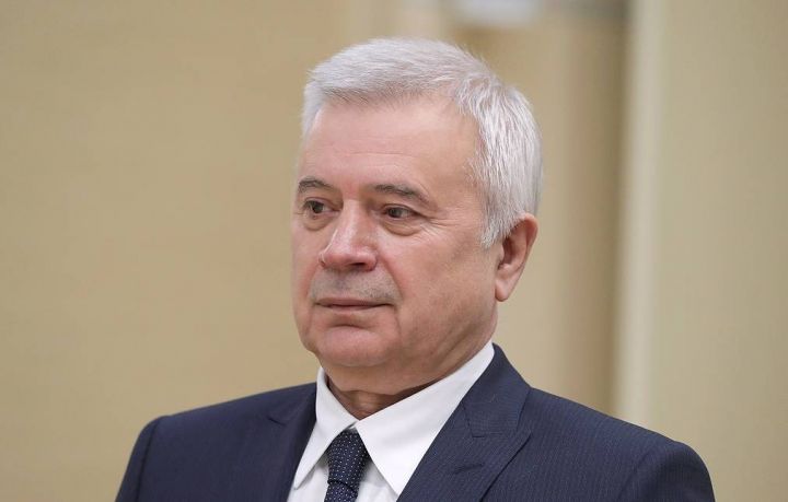 Milyarder Azərbaycandakı bankına 30 milyon manat maya qoyur