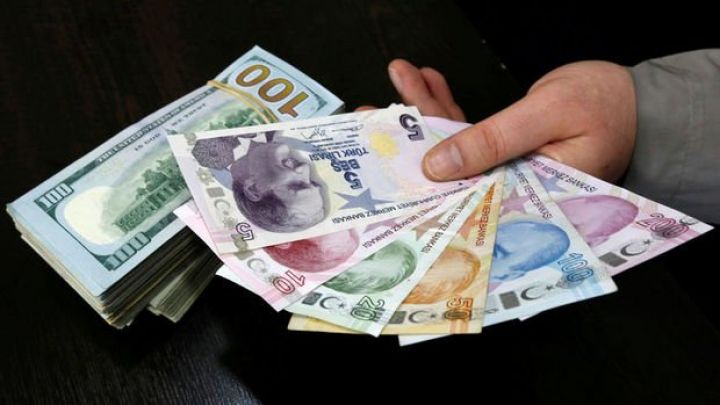 Dollar yenidən 7 lirəni keçdi