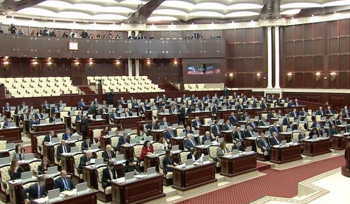 2020-ci il dövlət büdcəsinə dəyişikliklər birinci oxunuşda qəbul edildi