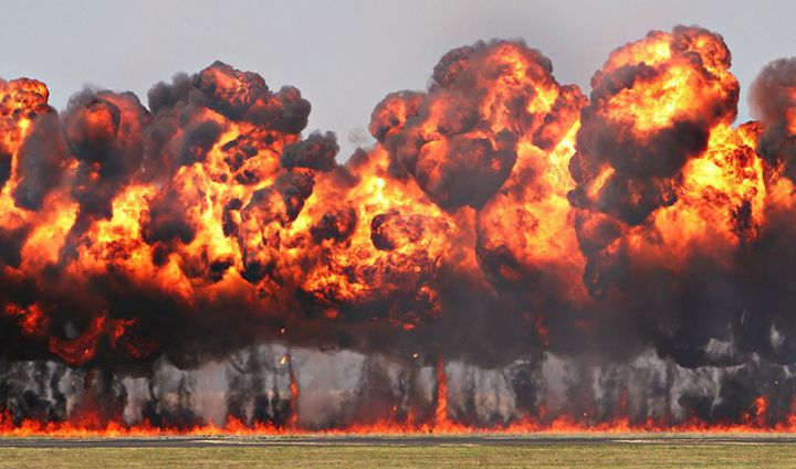 Düşmənin  mühüm silah-sursat anbarı partladı