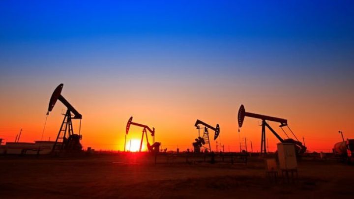 Neftin bahalaşması OPEC+ yığıncağı əvvəli dayanıb