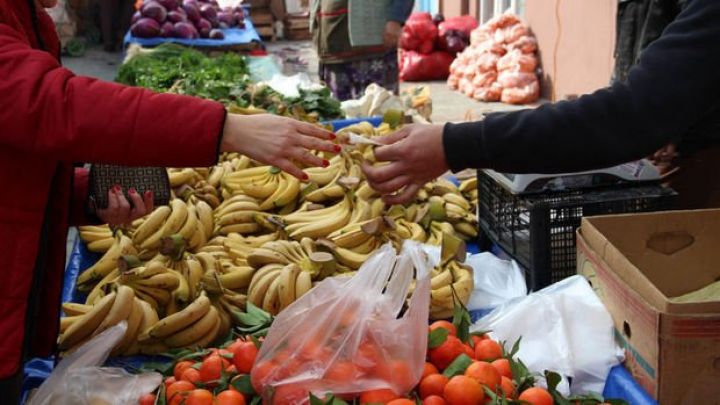 Azərbaycanda ərzaq məhsulları, içkilər və tütün 5 faiz bahalaşıb- RƏSMİ