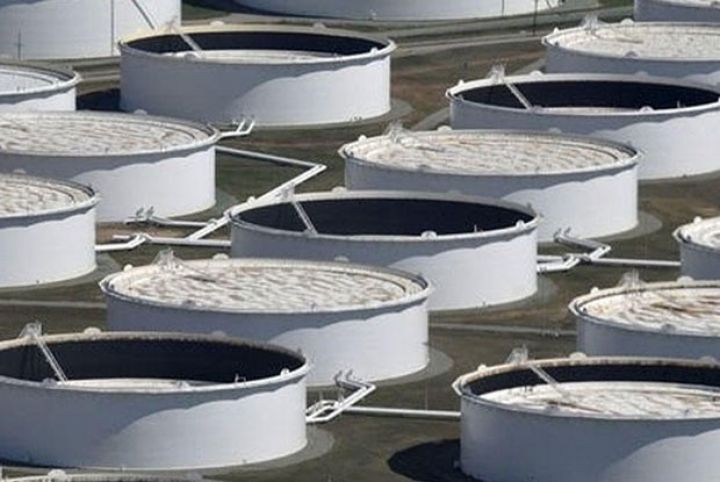 ABŞ-ın xam neft ehtiyatları azaldı