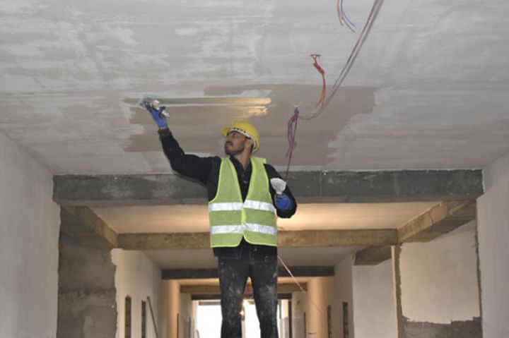 Dövlət şirkəti balansında olan binanın tamamlanması üçün müsabiqə elan edib