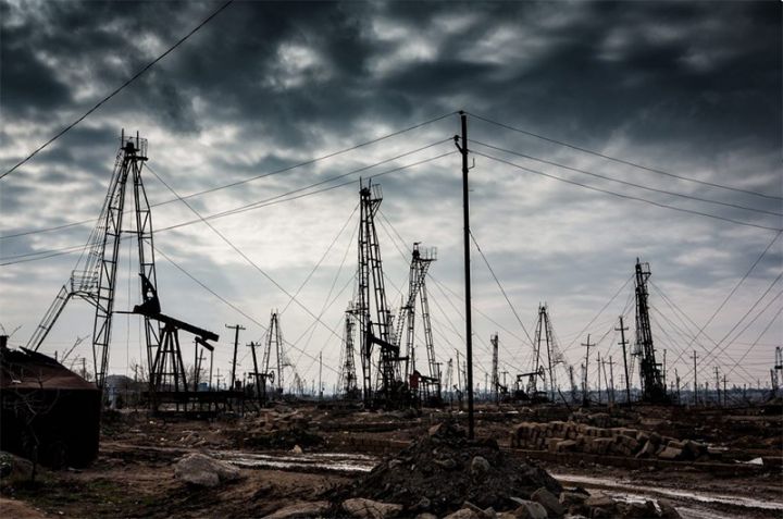 Azərbaycan neftinin qiyməti 76 dolları ötüb