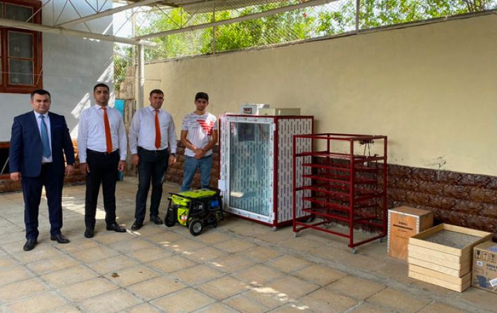 Unibank özünüməşğulluq layihəsində daha 3 ailəyə dəstək olub