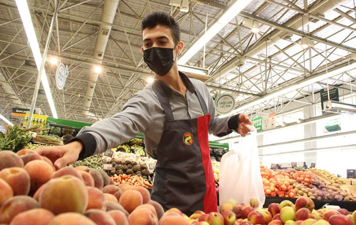 VEYSƏLOĞLU son 3 ayda 5 min ton məhsulu birbaşa tarladan rəflərə gətirib