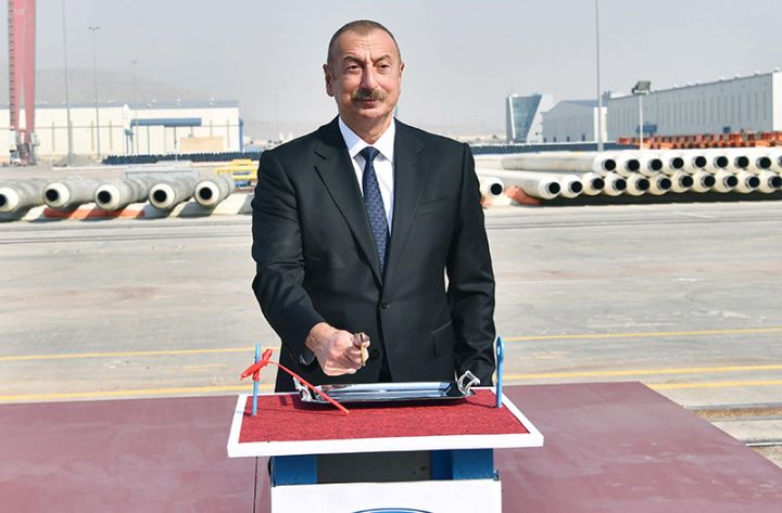 Prezident tankerin istismara verilməsi mərasimində