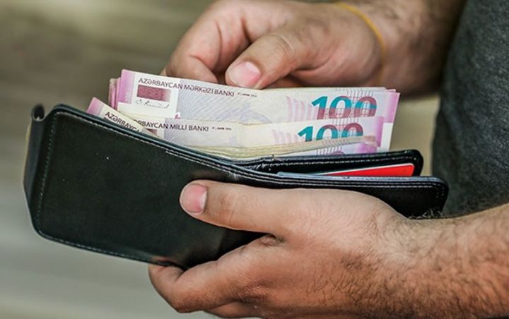 Gələn il də minimum maaş 400 manat olacaq