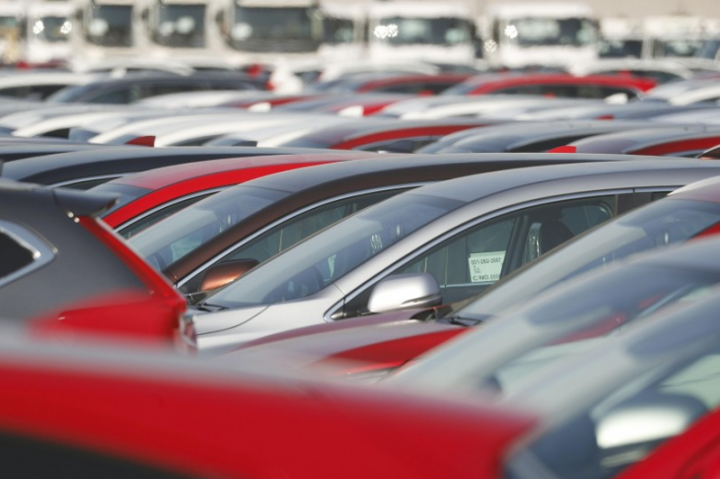 Dövlətin satdığı avtomobillərə böyük maraq - SATIŞ 4 DƏFƏYƏ YAXIN ARTIB