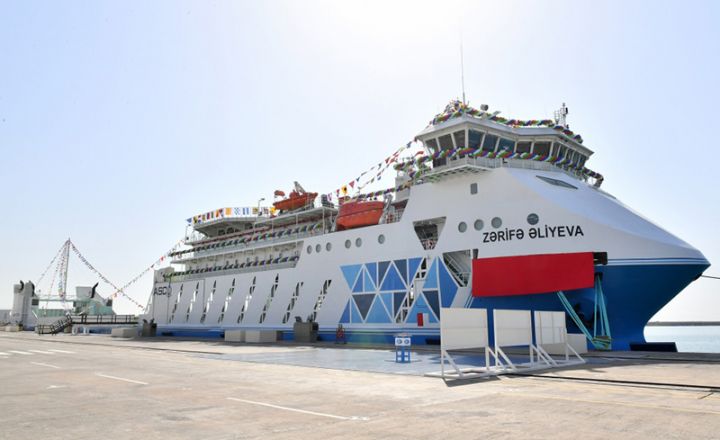 Eyni vaxtda 100 sərnişin, 56 vaqon və ya 50 TIR daşıya bilir - İSTİSMARA VERİLDİ