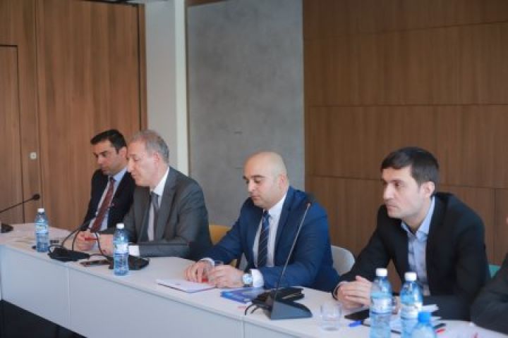 Azərbaycandakı avtomobillərin 77%-nin yaşı 10 ildən yuxarıdır - HƏYACAN TƏBİLİ