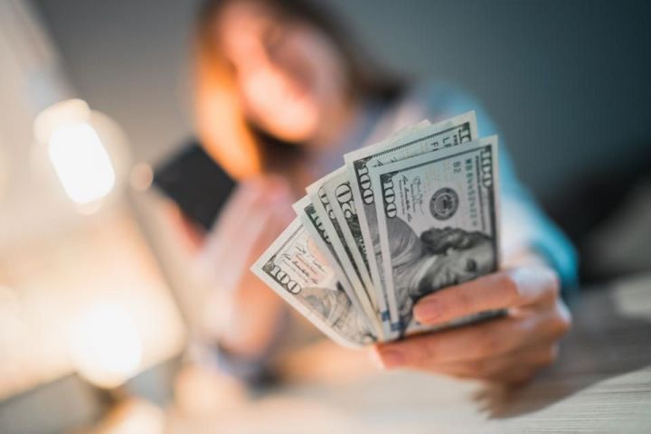 Nağd xarici valyutanın xalis satışında 40%-dən çox artım - bankların alışı satışı üstələyib