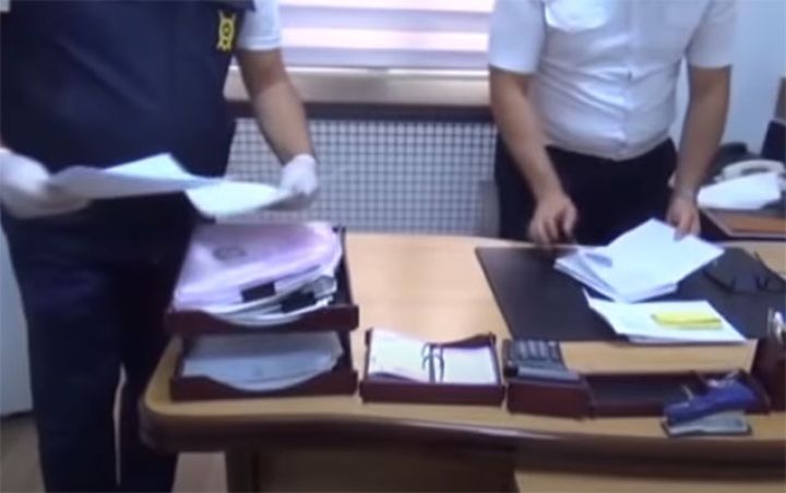 Vergilər İdarəsində xüsusi əməliyyat keçirilib - Yüksək vəzifəlilər saxlanılıb
