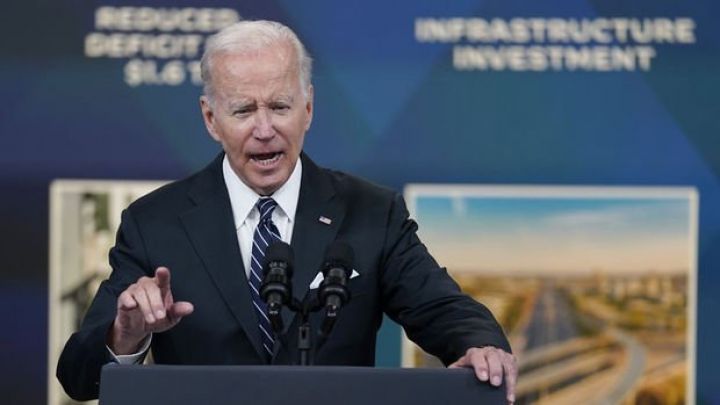 Bayden neft şirkətlərini daha çox neft emal etməyə çağırır