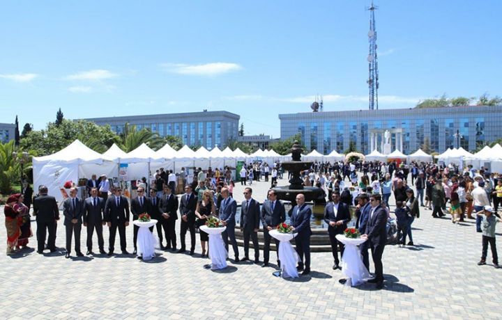 Lənkəranda KOB Fest sərgi-satış yarmarkası keçirilib