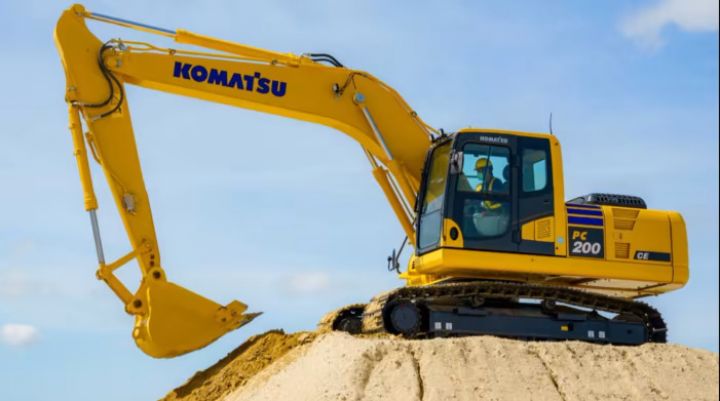 Komatsu Ukraynaya avadanlıq tədarükünü bərpa edib